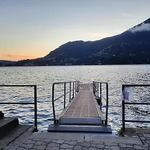 an-armchair-on-the-lake-private-parking-for-medium-car.it-lombardy.com/